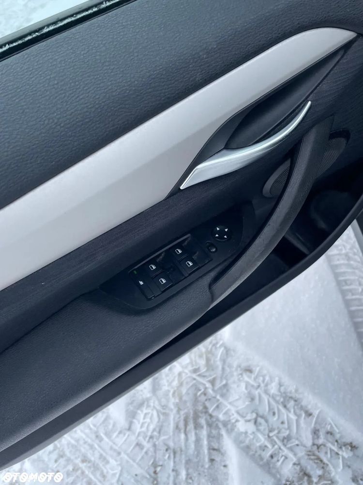 BMW X1 sDrive18d - 12