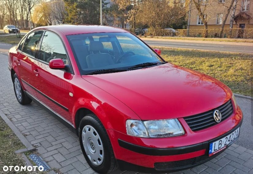Volkswagen Passat - 4