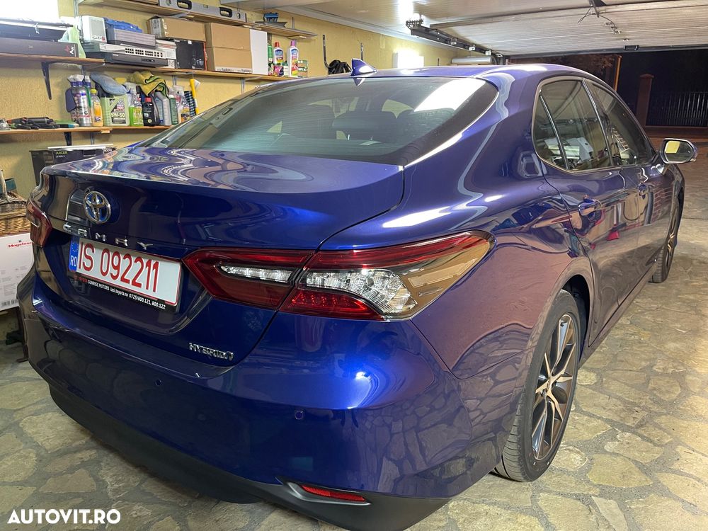 Toyota Camry 2.5 Exclusive - 3