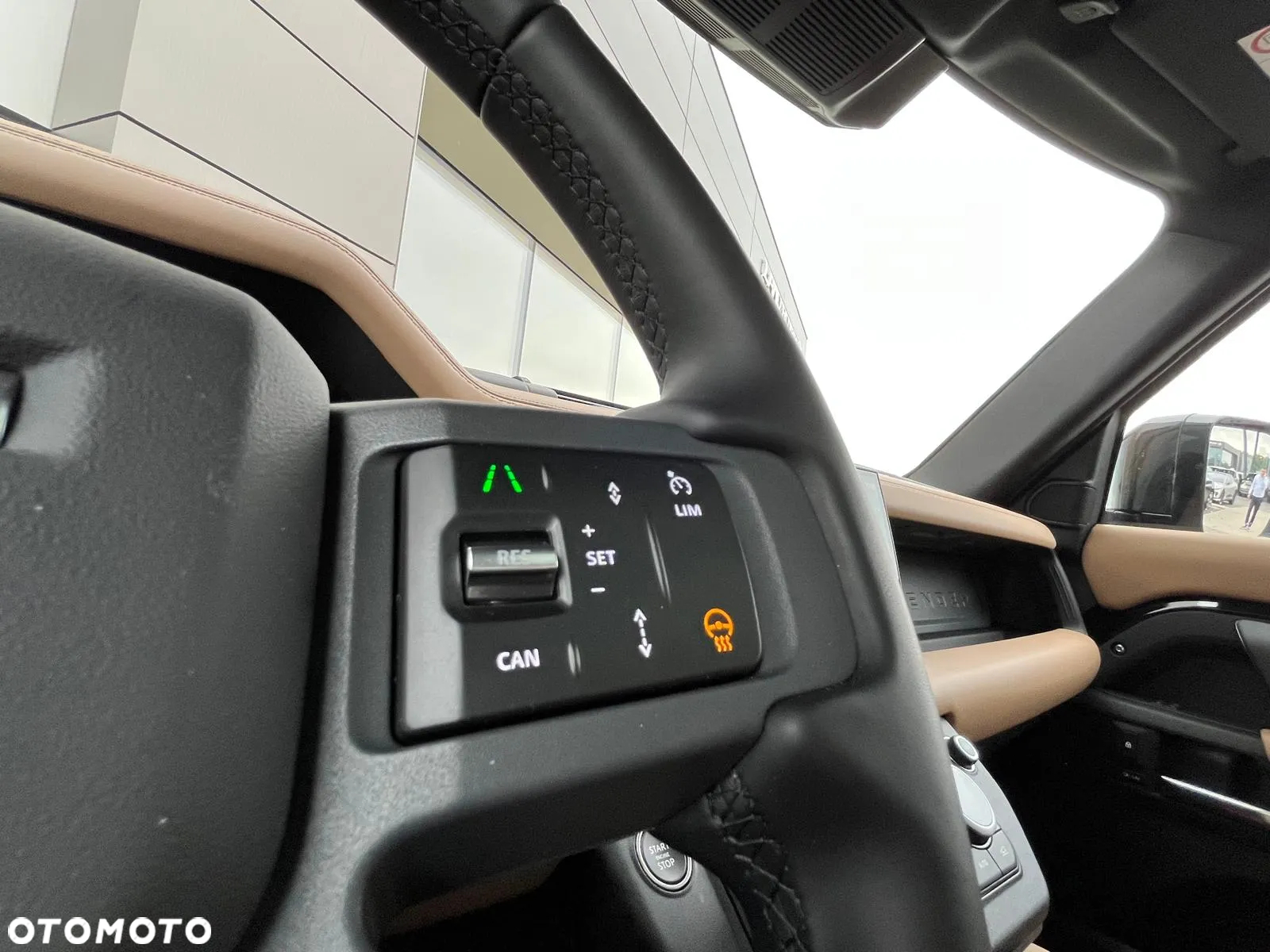 Land Rover Defender - 13