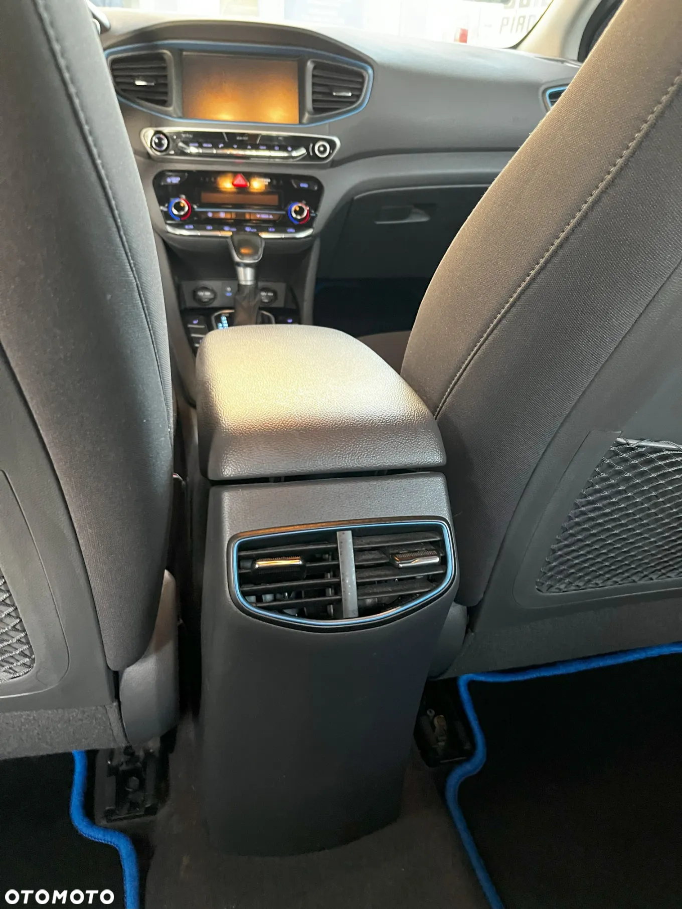 Hyundai IONIQ - 14