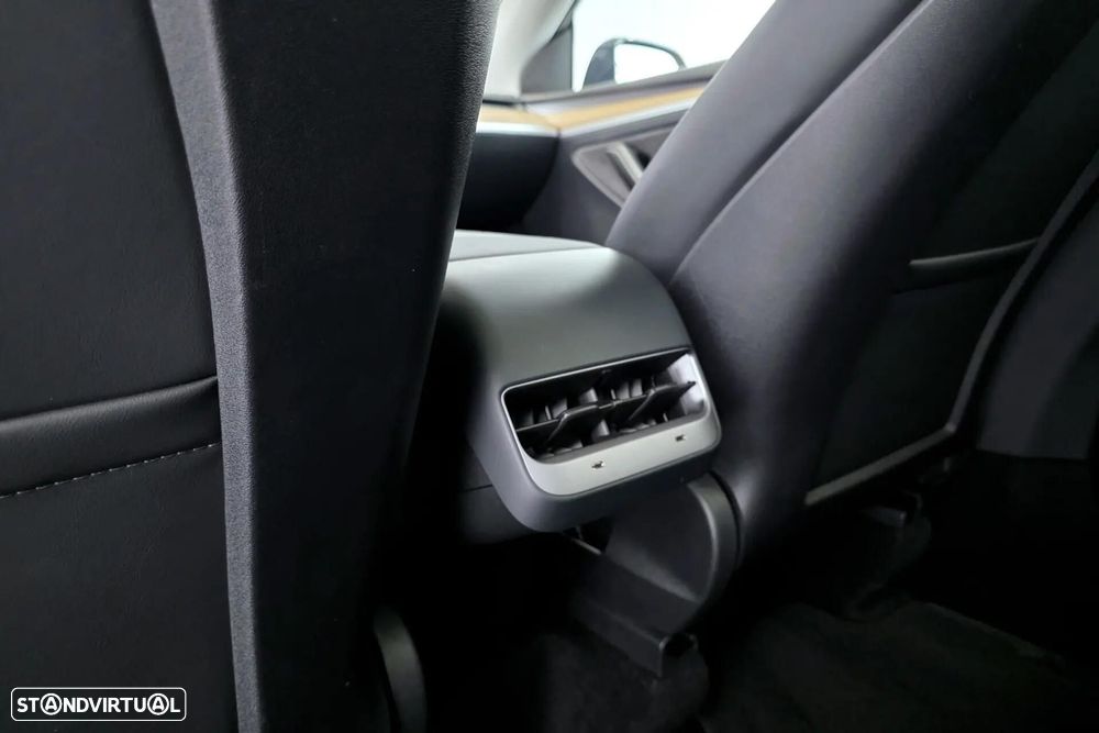 Tesla Model Y RWD - 15
