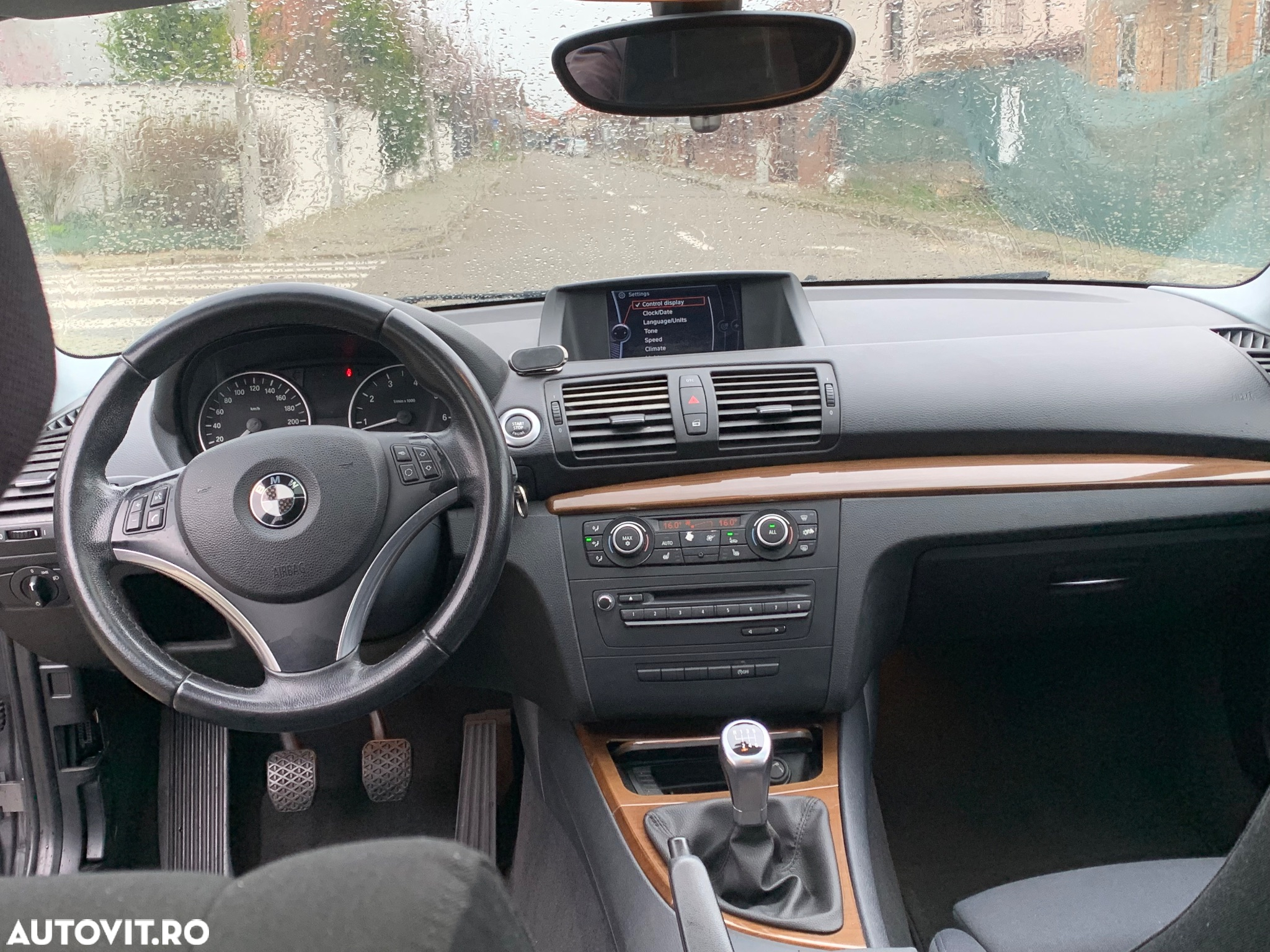 BMW Seria 1 116i - 13