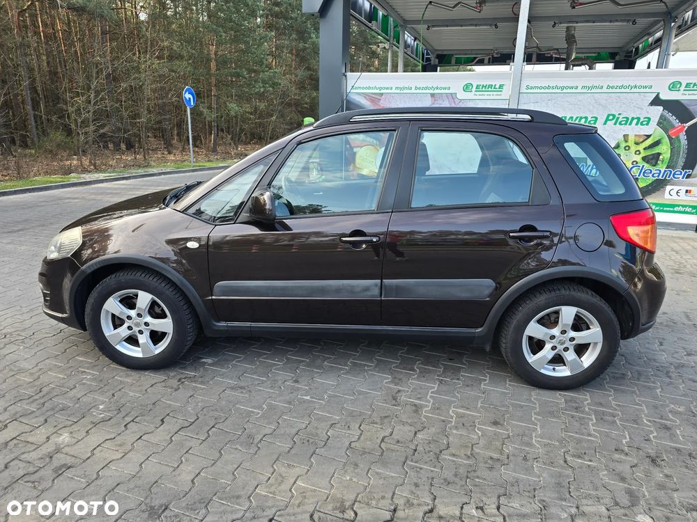 Suzuki SX4 1.6 Comfort Plus - 2