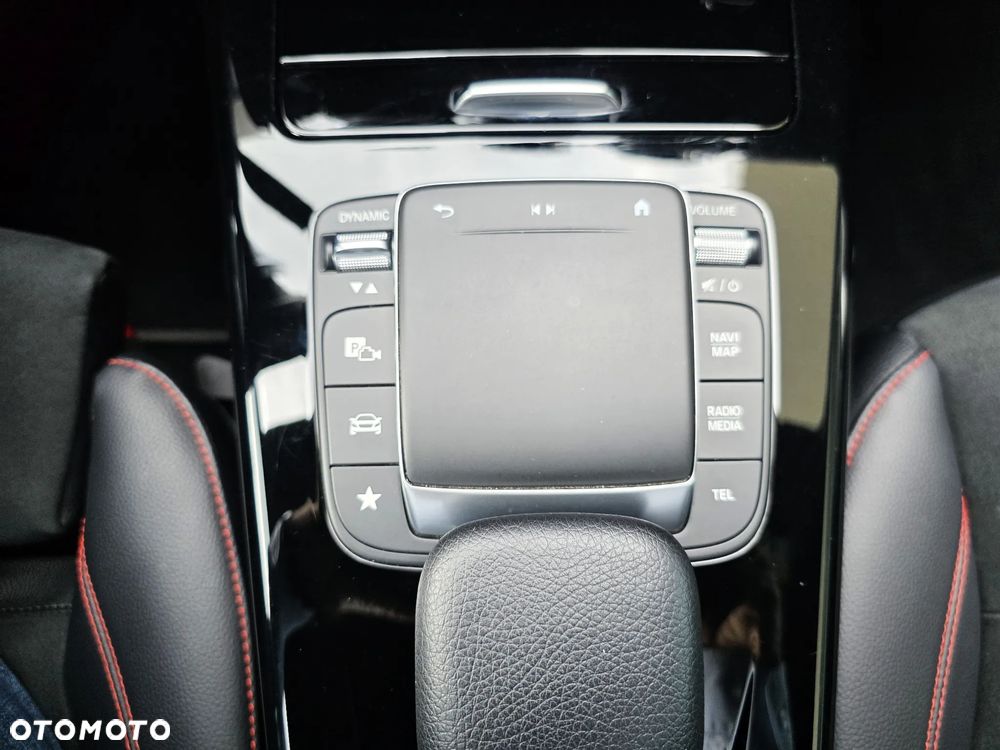 Mercedes-Benz CLA 250 e PHEV AMG Line 8G-DCT - 28
