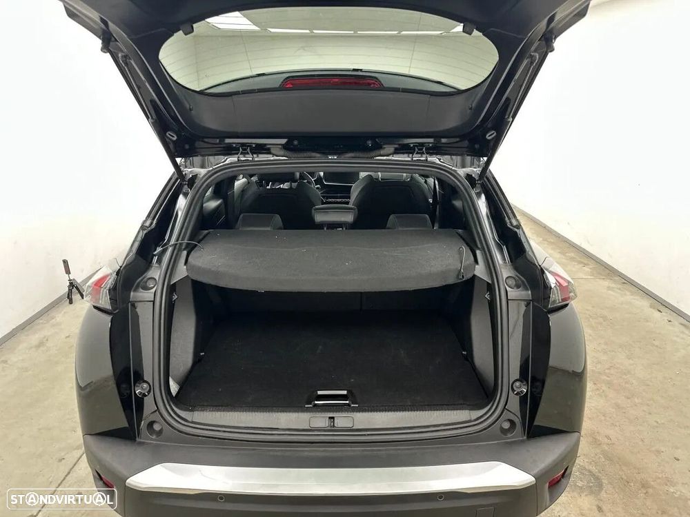 Peugeot e-2008 50 kWh GT - 8