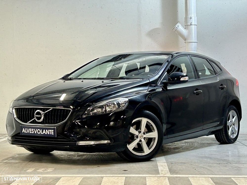 Volvo V40 2.0 D2 Momentum - 1