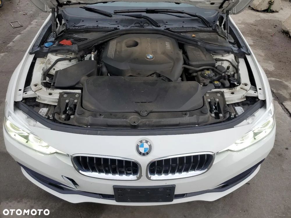 BMW Seria 3 330i GPF Advantage - 11
