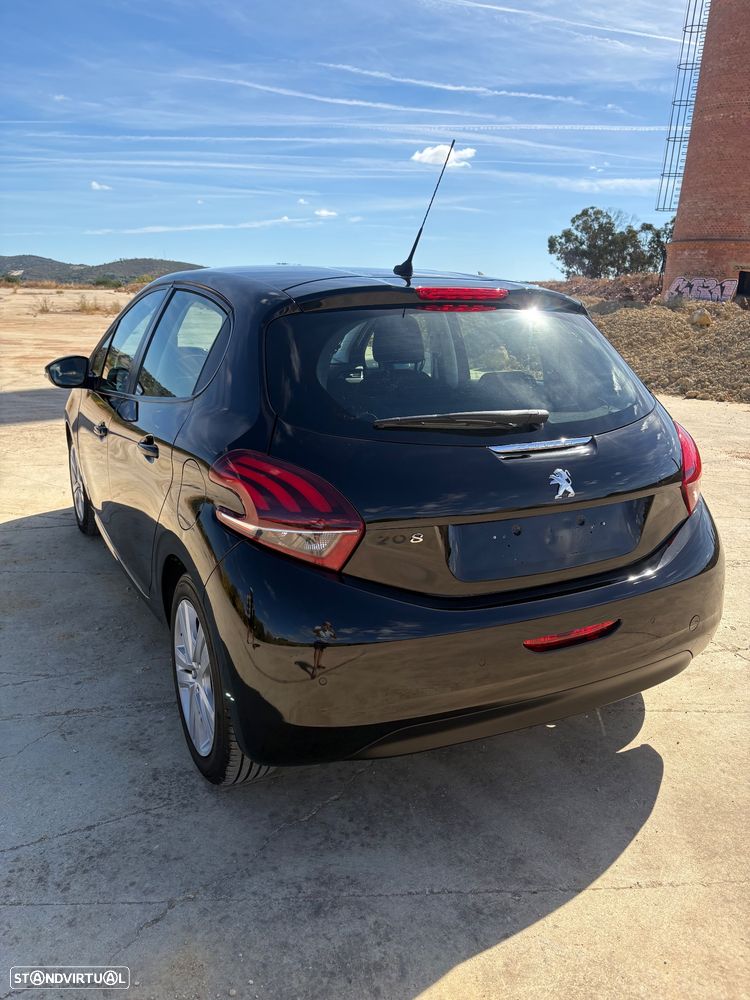 Peugeot 208 1.2 PureTech Signature - 10