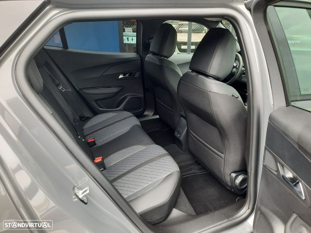 Peugeot 2008 1.2 PureTech Allure - 8