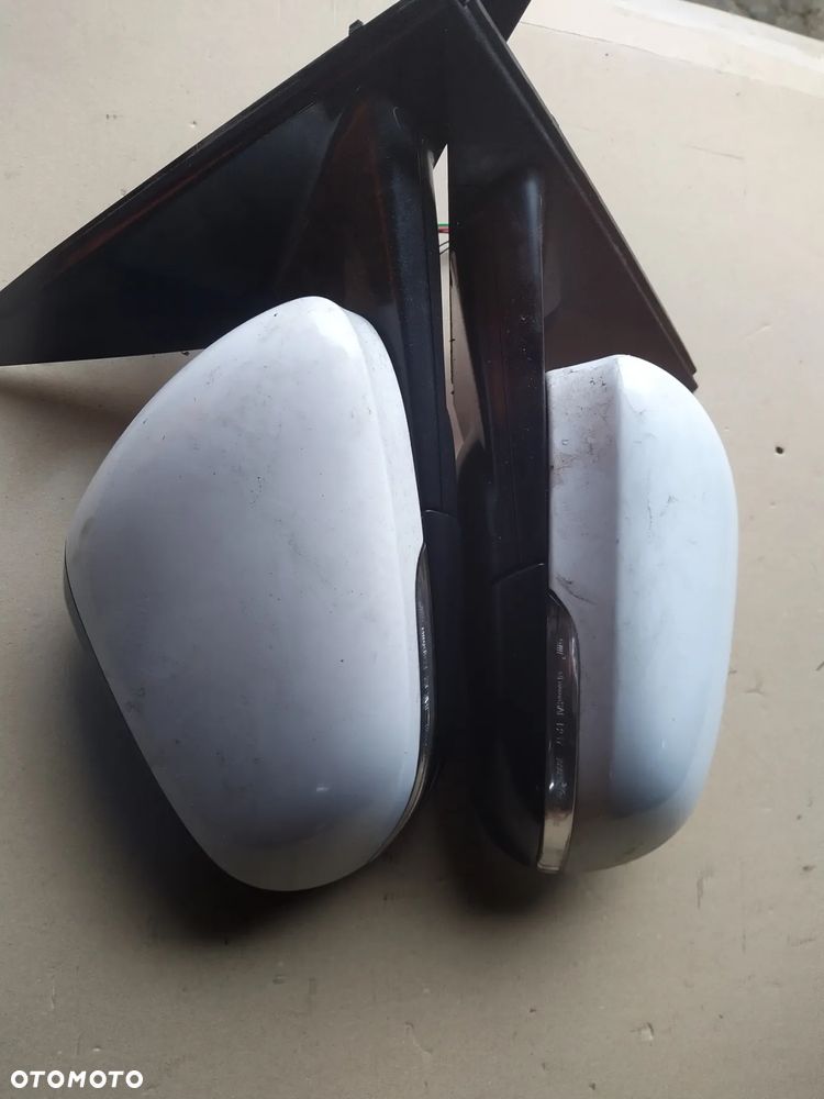 Lusterka jaguar xe x760 kolor NER 16r