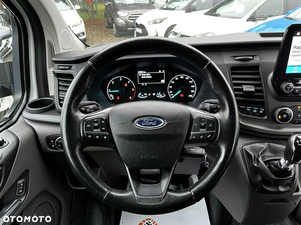 Ford Custom - 13