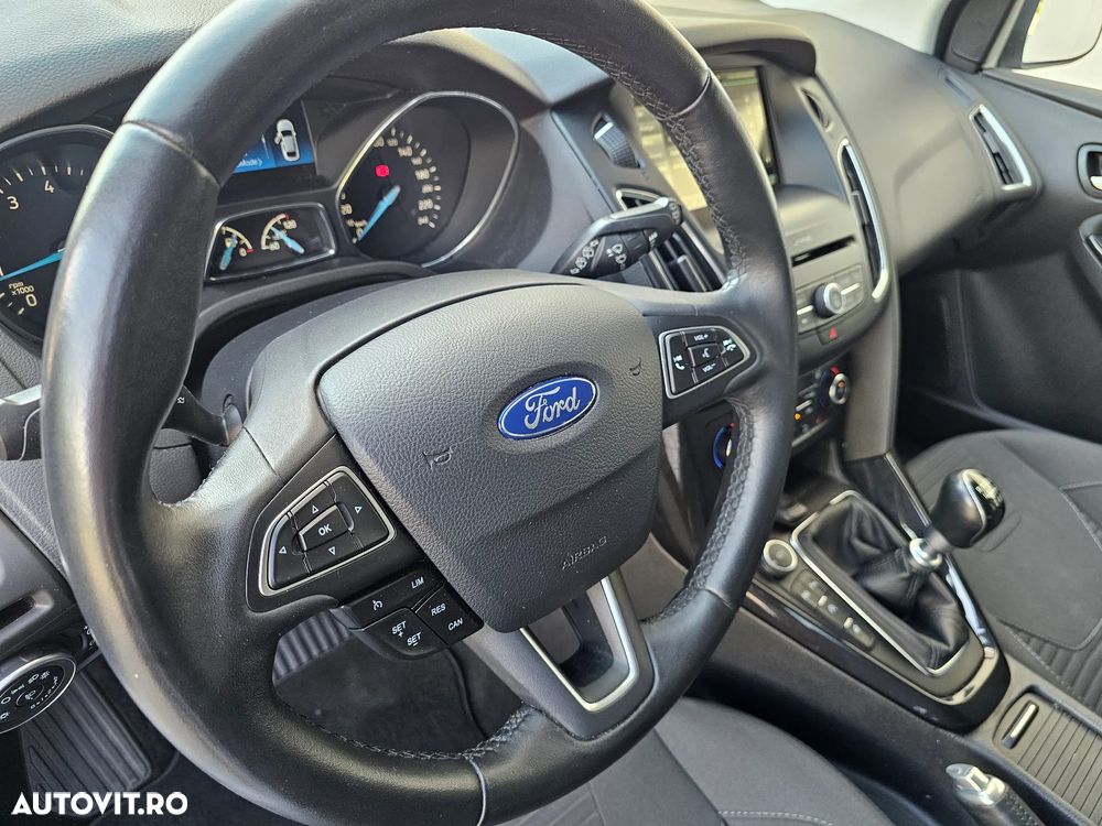 Ford Focus 1.0 EcoBoost Start-Stopp-System TITANIUM - 20