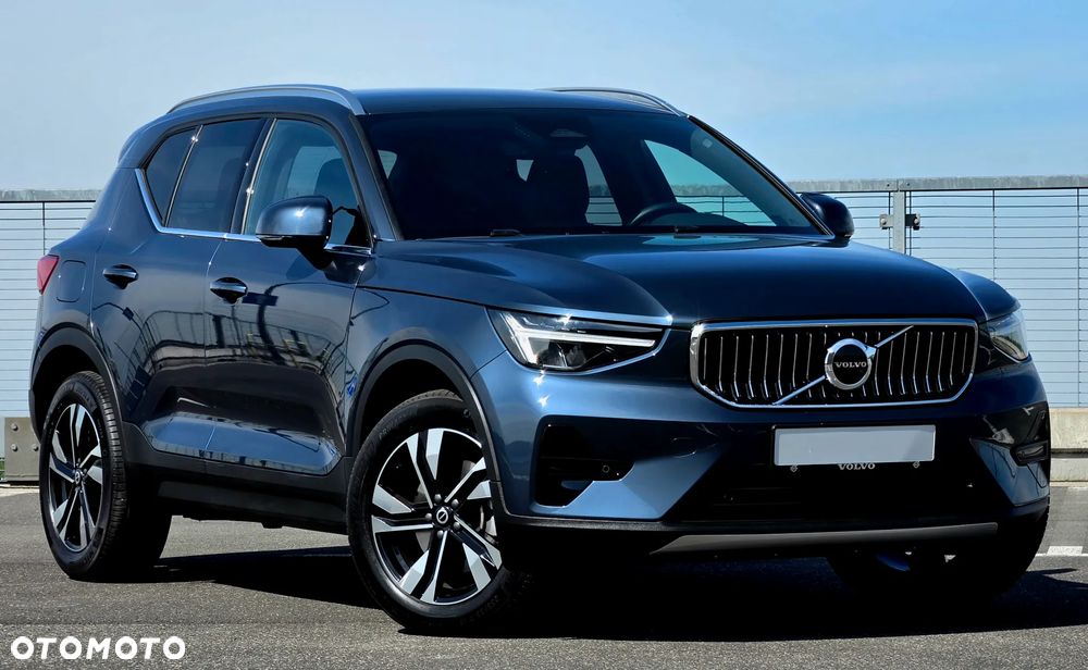 Volvo XC 40 B3 Plus Bright - 2