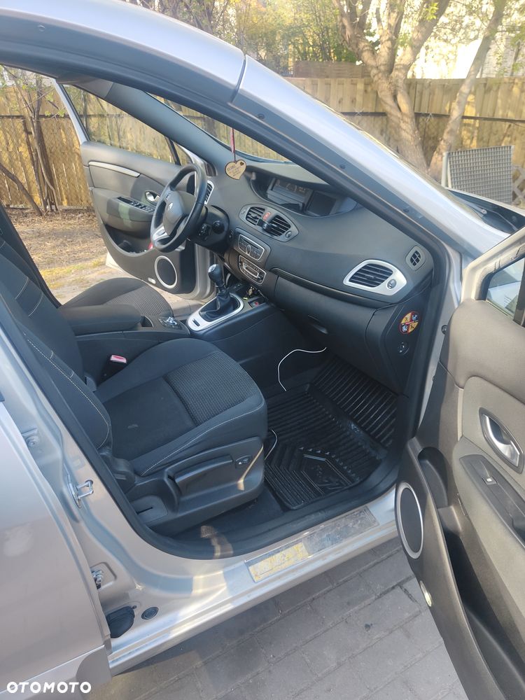 Renault Scenic 1.4 16V TCE Privilege - 8