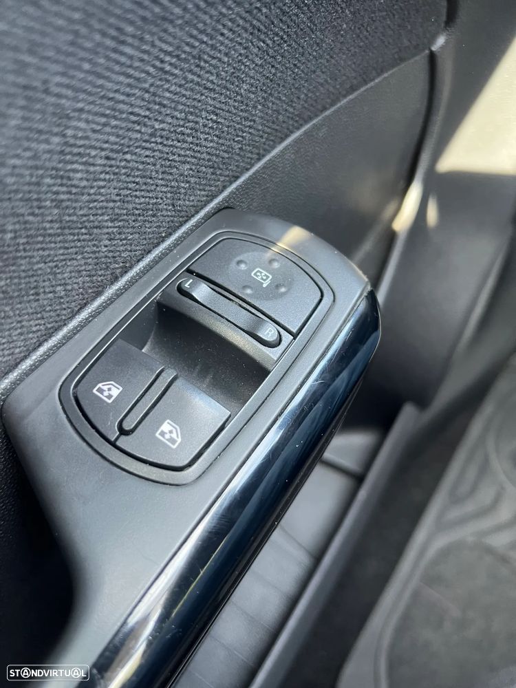 Opel Corsa 1.2 Enjoy - 17