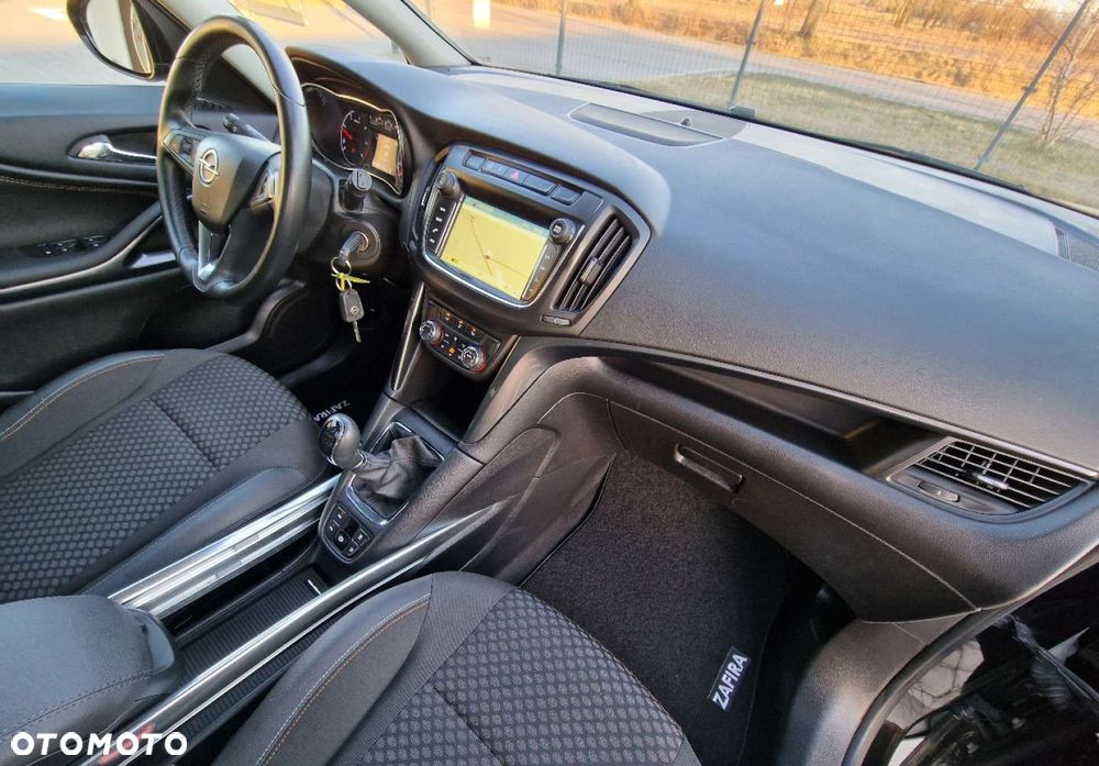 Opel Zafira - 25