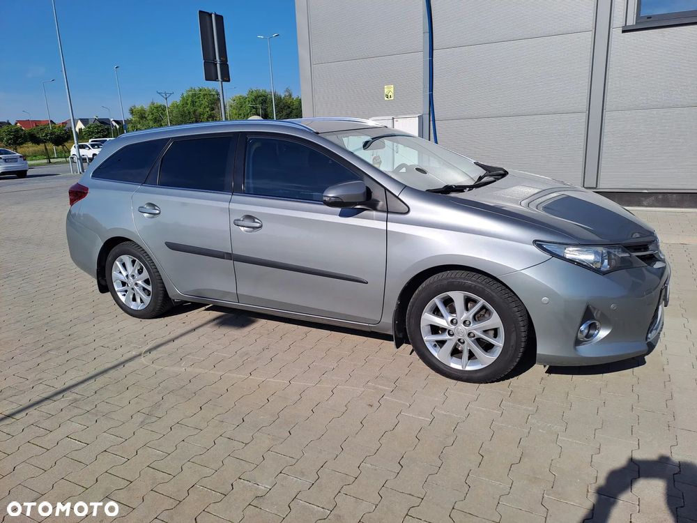Toyota Auris 1.6 Premium Comfort - 3