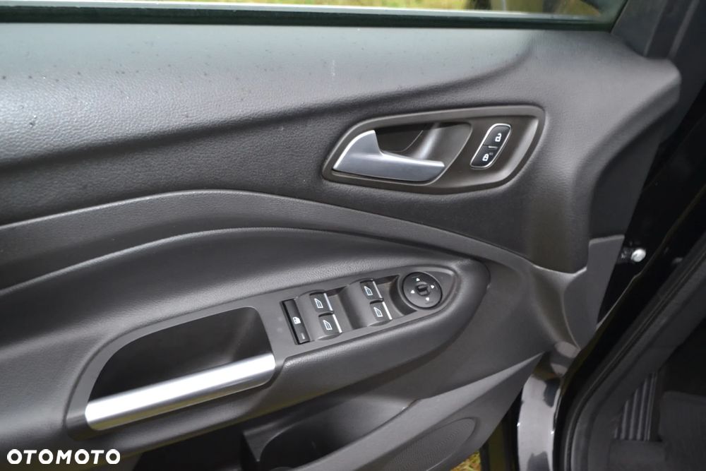 Ford Kuga 1.5 EcoBoost 2x4 Titanium - 17
