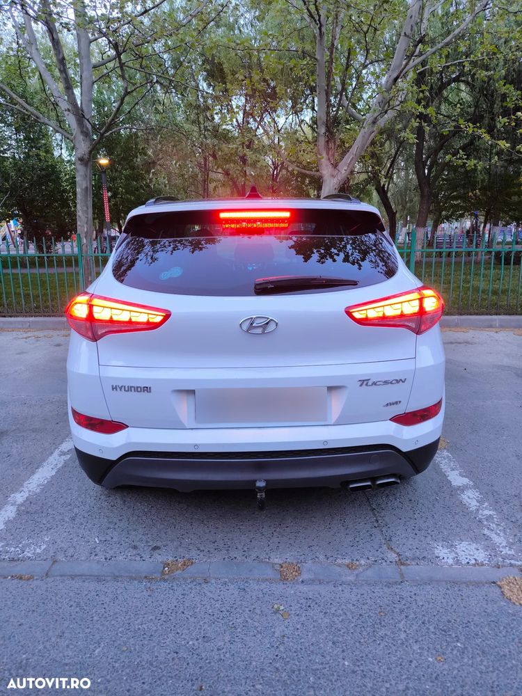 Hyundai Tucson 2.0 CRDI 4WD Automatik Style - 14