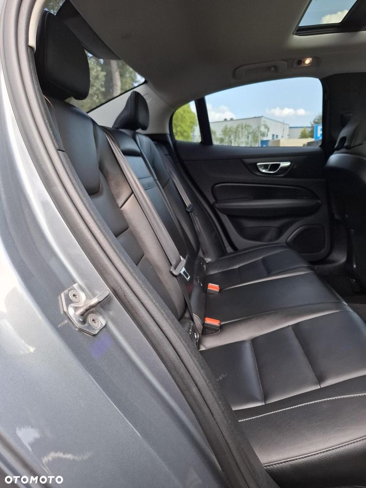 Volvo S60 T6 AWD Momentum Pro - 6
