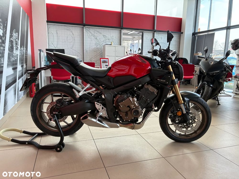 Honda CB - 8