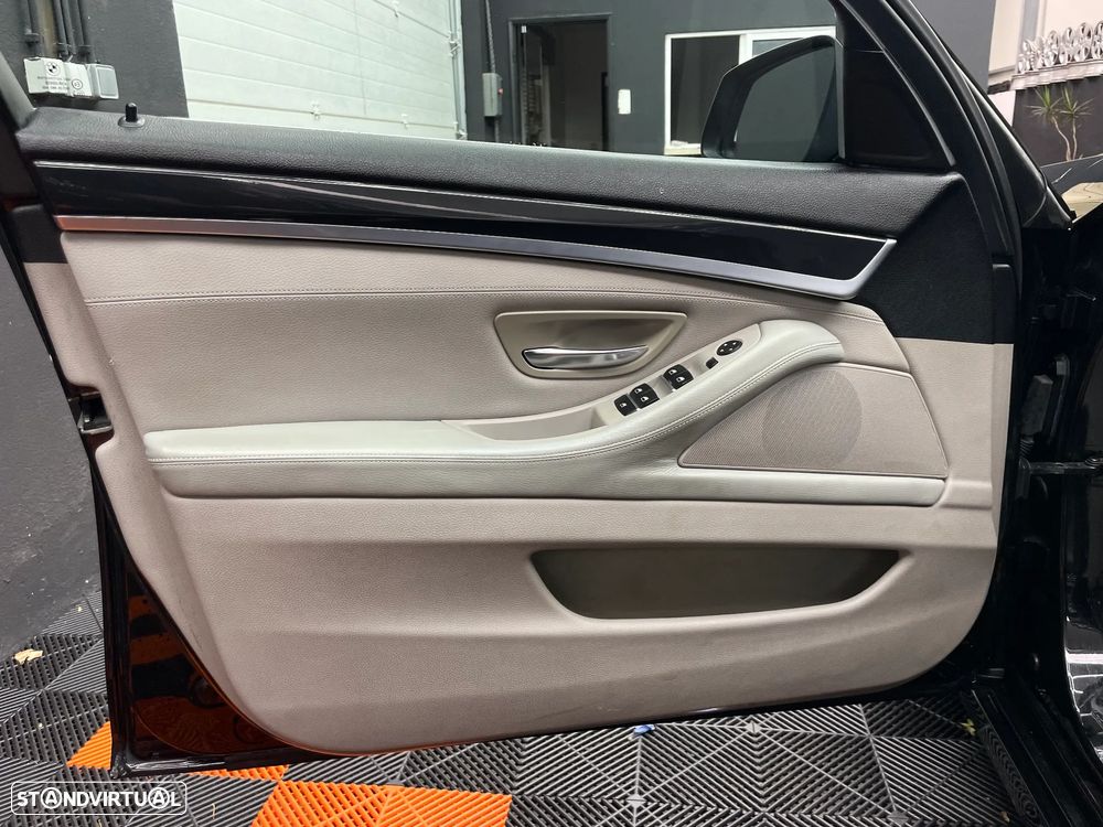 BMW 520 d Touring Luxury Line - 15