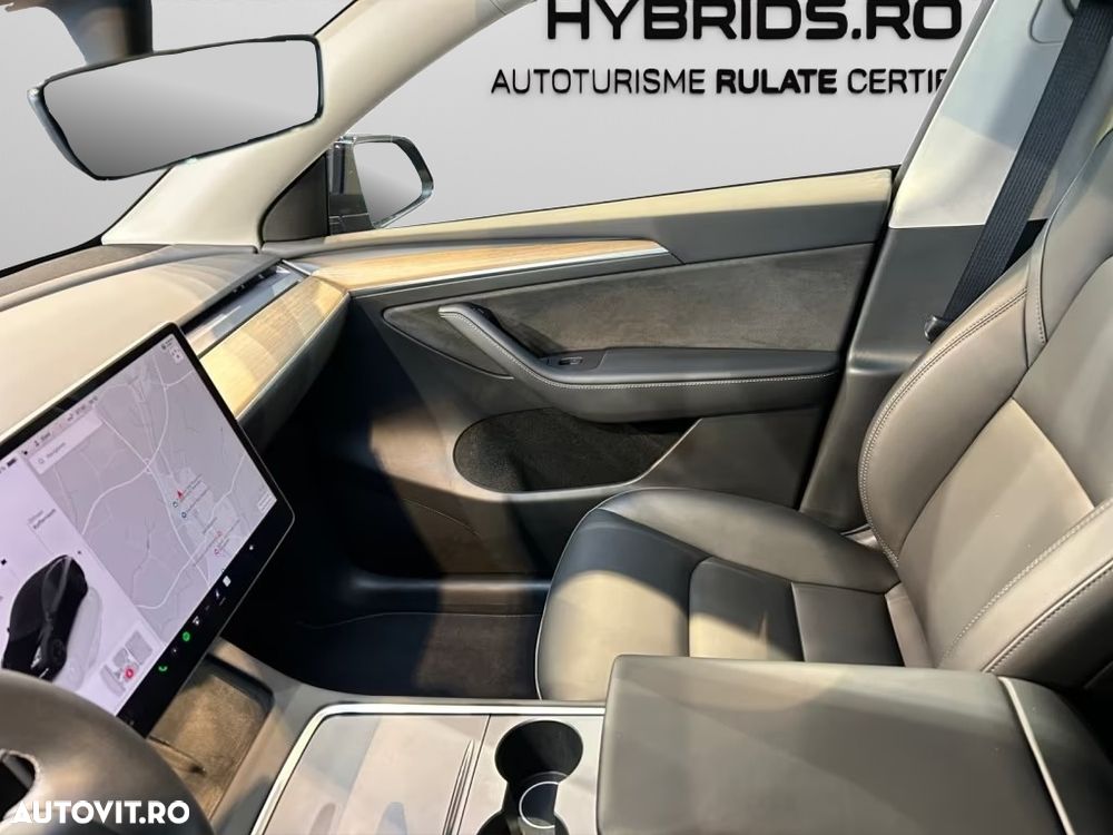 Tesla Model Y Long Range Dual Motor AWD - 4