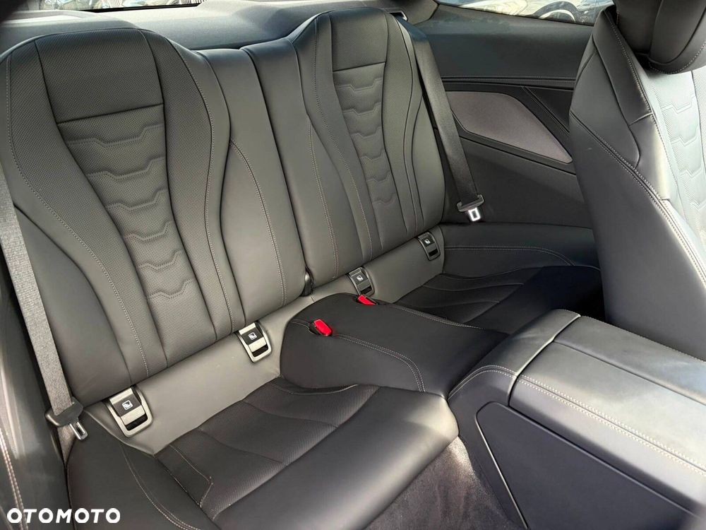 BMW Seria 8 M850i xDrive - 16