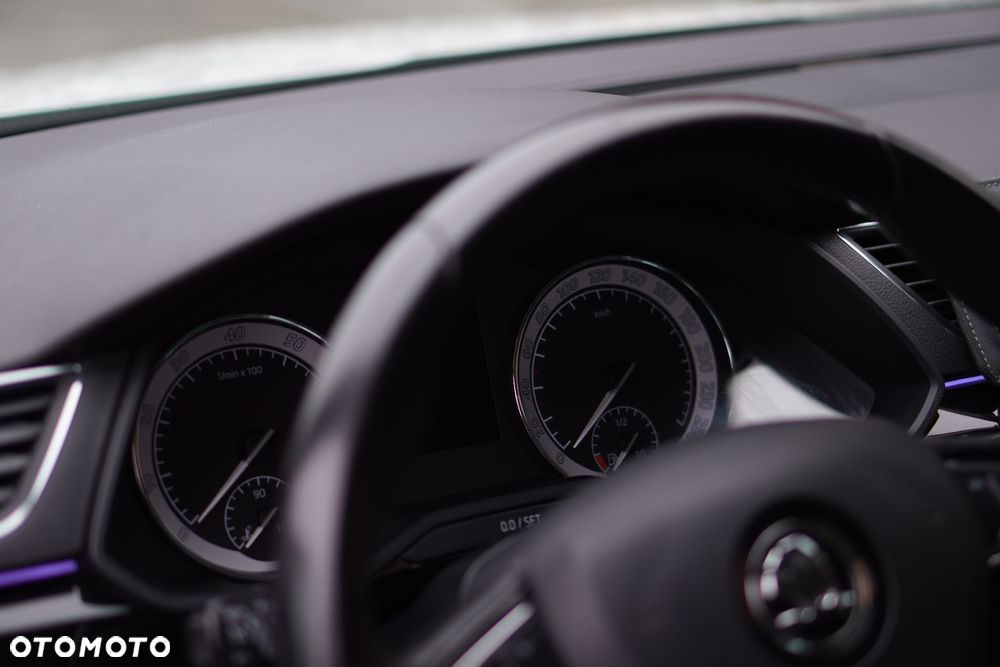 Skoda Superb 1.8 TSI L&K - 16