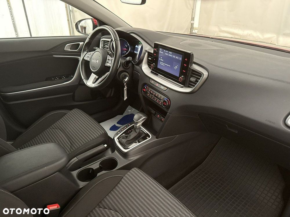 Kia Ceed - 24