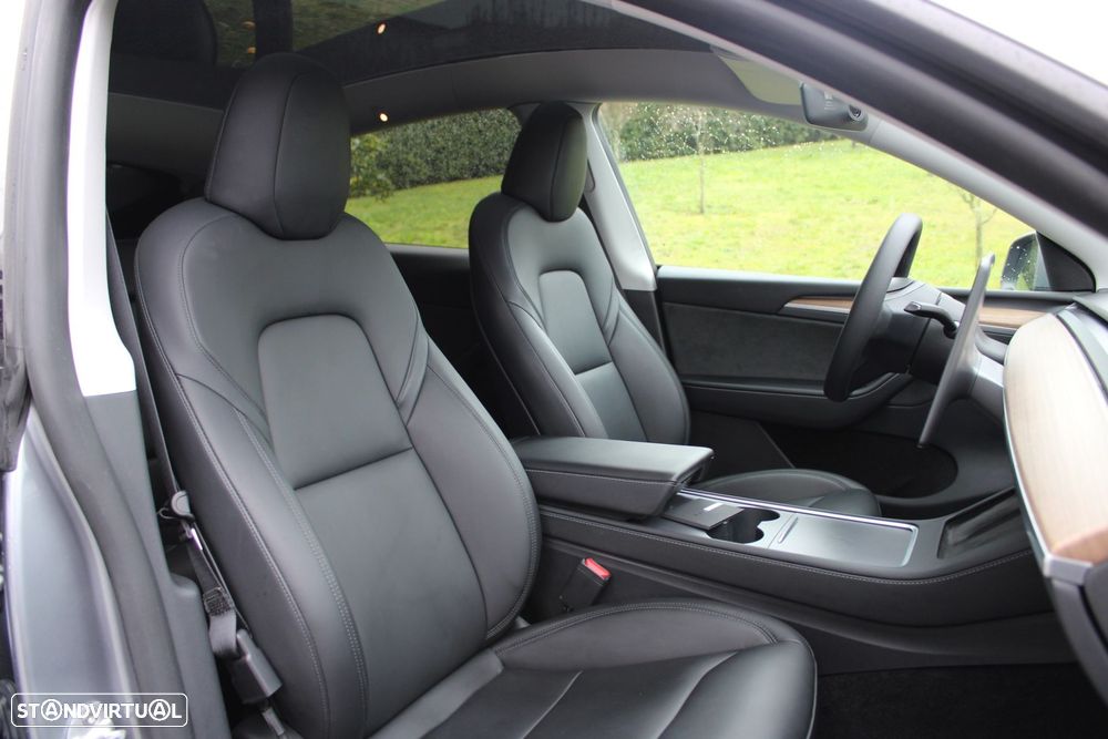 Tesla Model Y Long Range Dual Motor AWD - 22