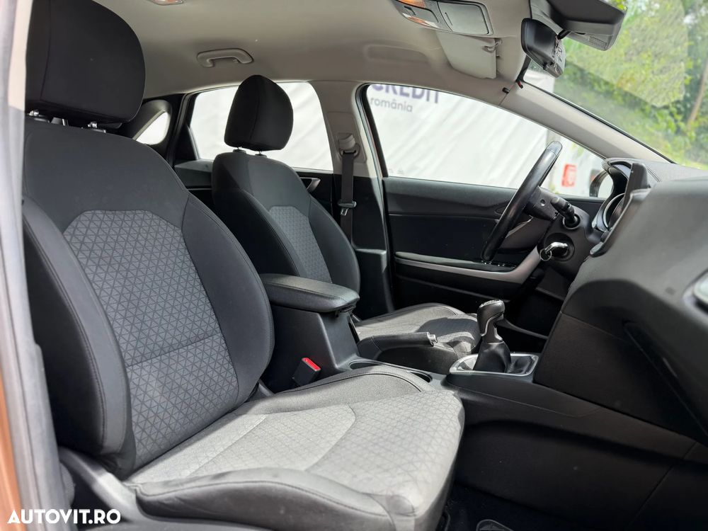KIA Ceed 2022 — imagine 10