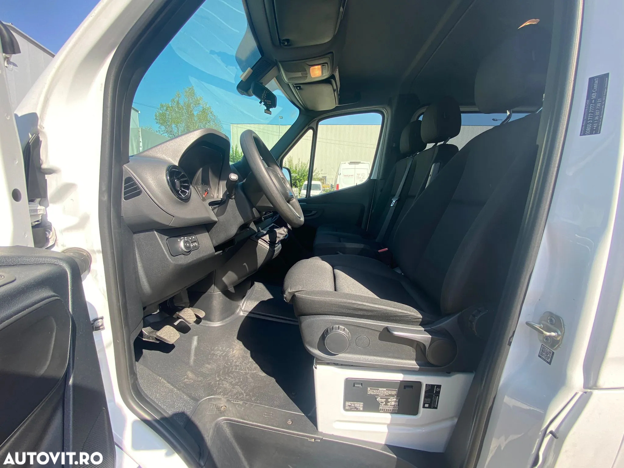 Mercedes-Benz Sprinter - 14