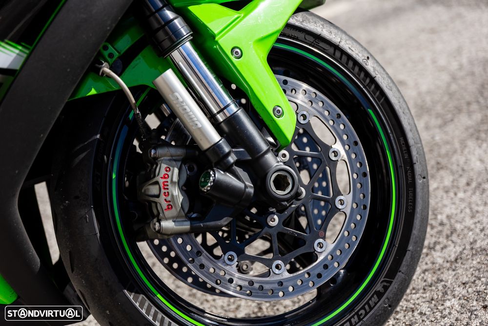 Kawasaki ZX ZX10R - 5