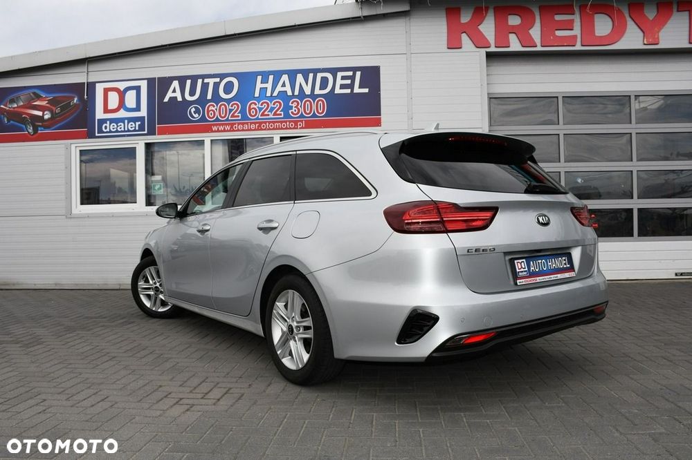 Kia Ceed - 12