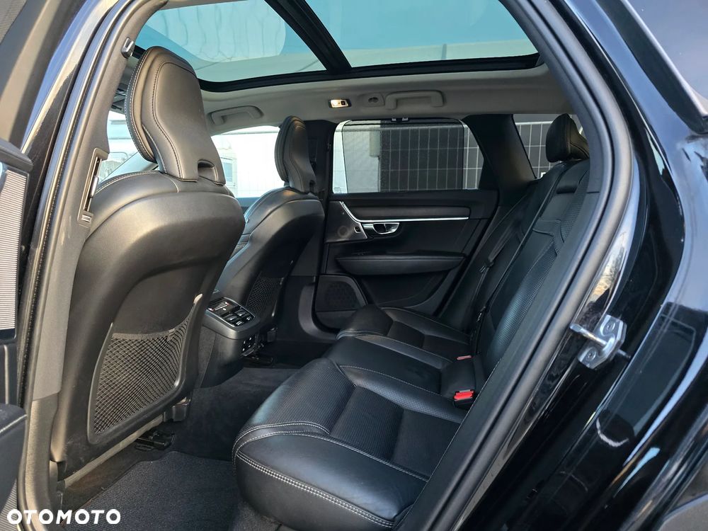 Volvo V90 Cross Country - 27