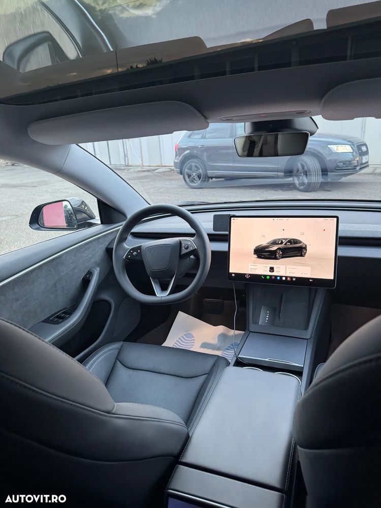 Tesla Model 3 Long Range - 12