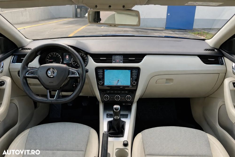 Skoda Octavia 2.0 TDI Premium Edition - 5