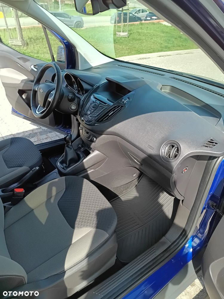 Ford Tourneo Courier 1.0 EcoBoost Titanium - 3
