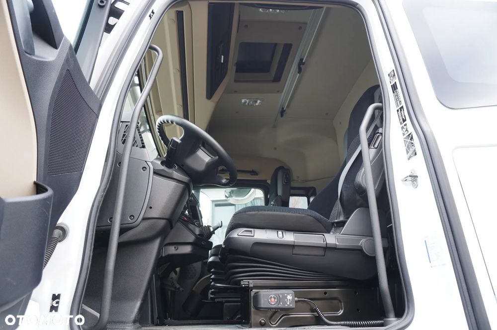 Mercedes-Benz Actros 2540 6x2 / 10 tho. km!!! / 5-seater cab! / BDF - 14