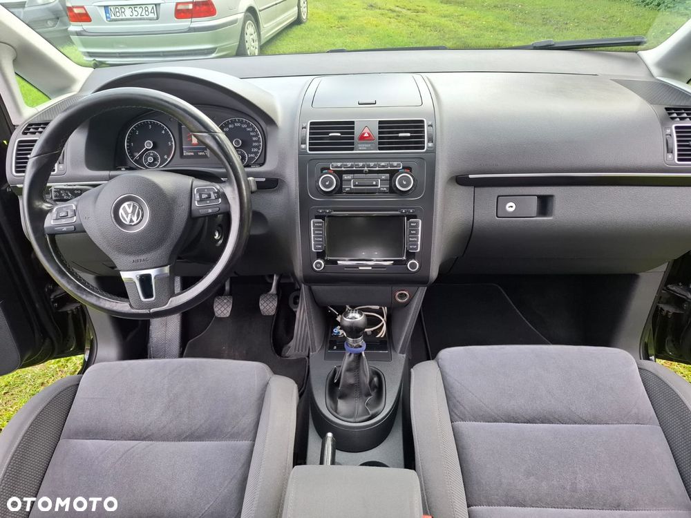 Volkswagen Touran - 32