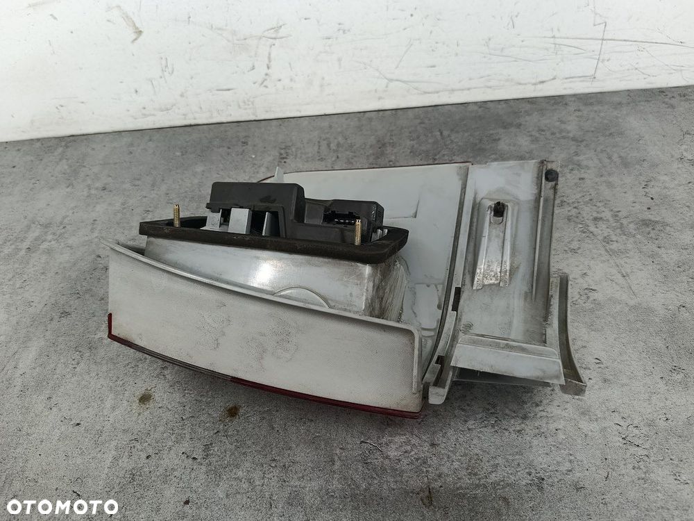 LAMPA TYLNA LEWA FORD GALAXY II - 2
