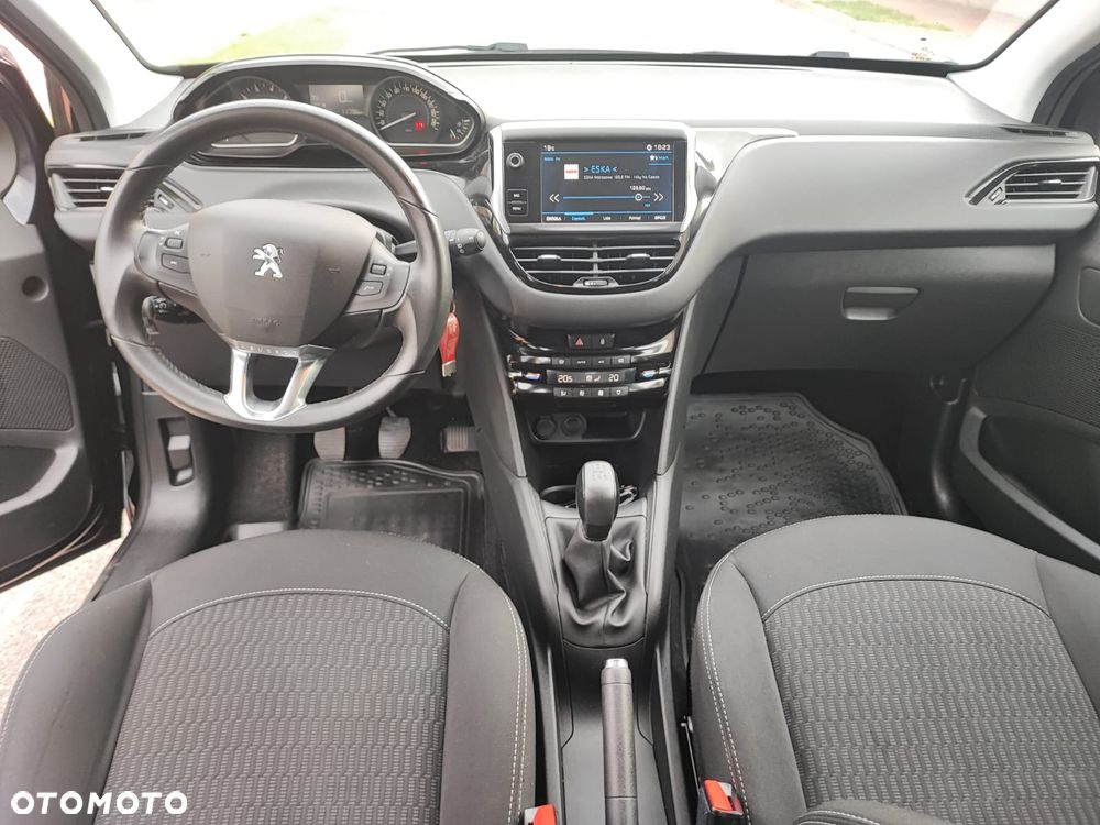 Peugeot 208 - 29