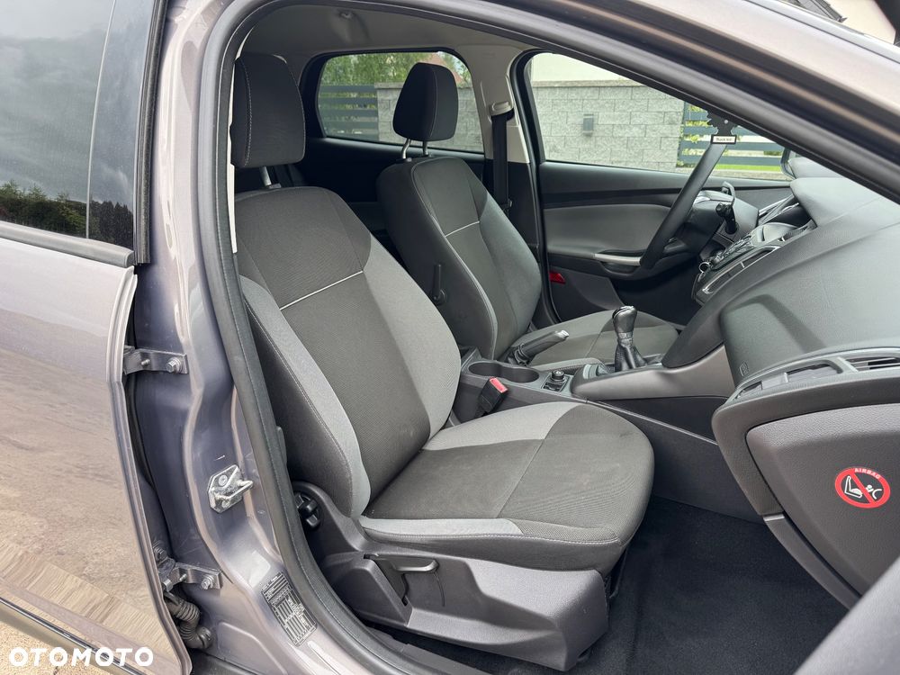 Ford Focus 1.6 Edition - 11