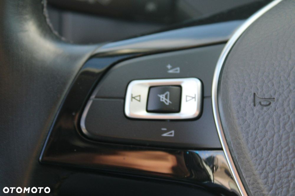 Volkswagen Golf - 20