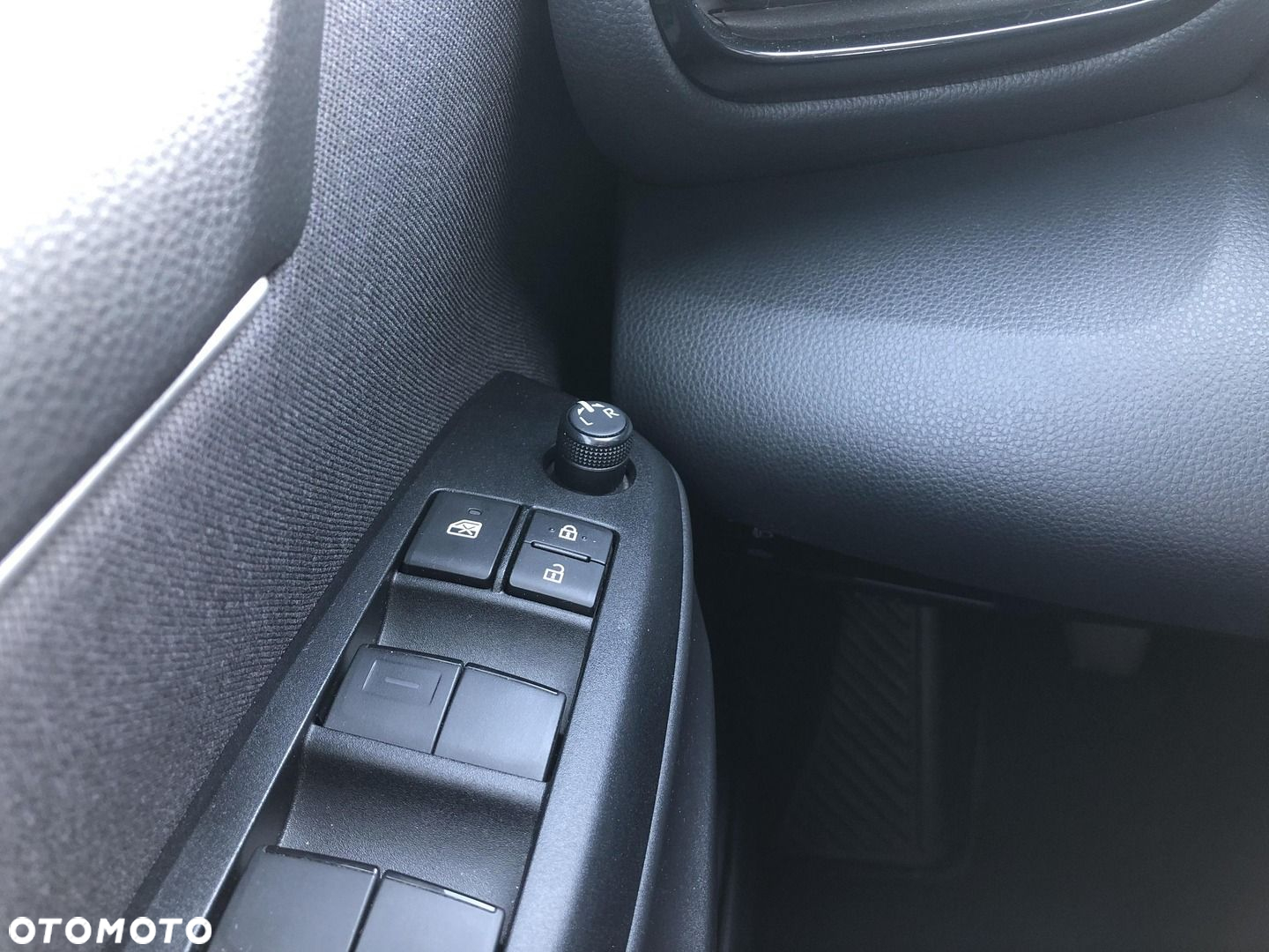 Toyota Yaris - 22