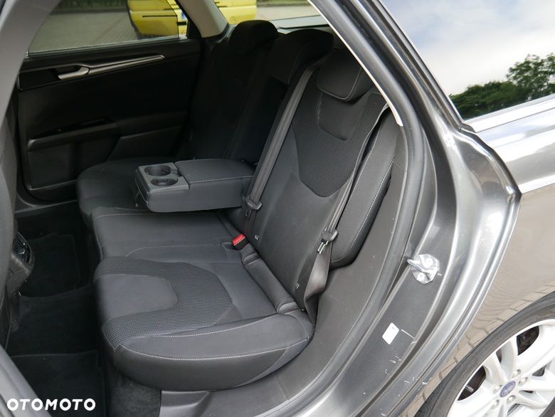 Ford Mondeo 2.0 Hybrid Titanium - 36