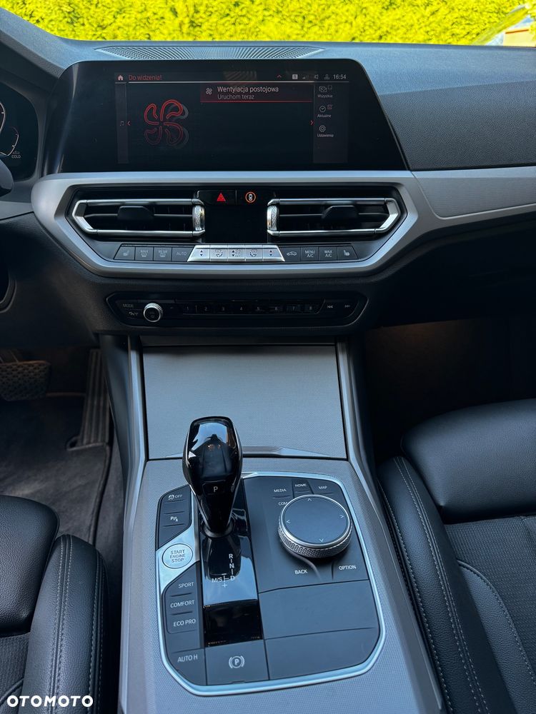 BMW Seria 3 320d xDrive Edition Luxury Line Purity - 20
