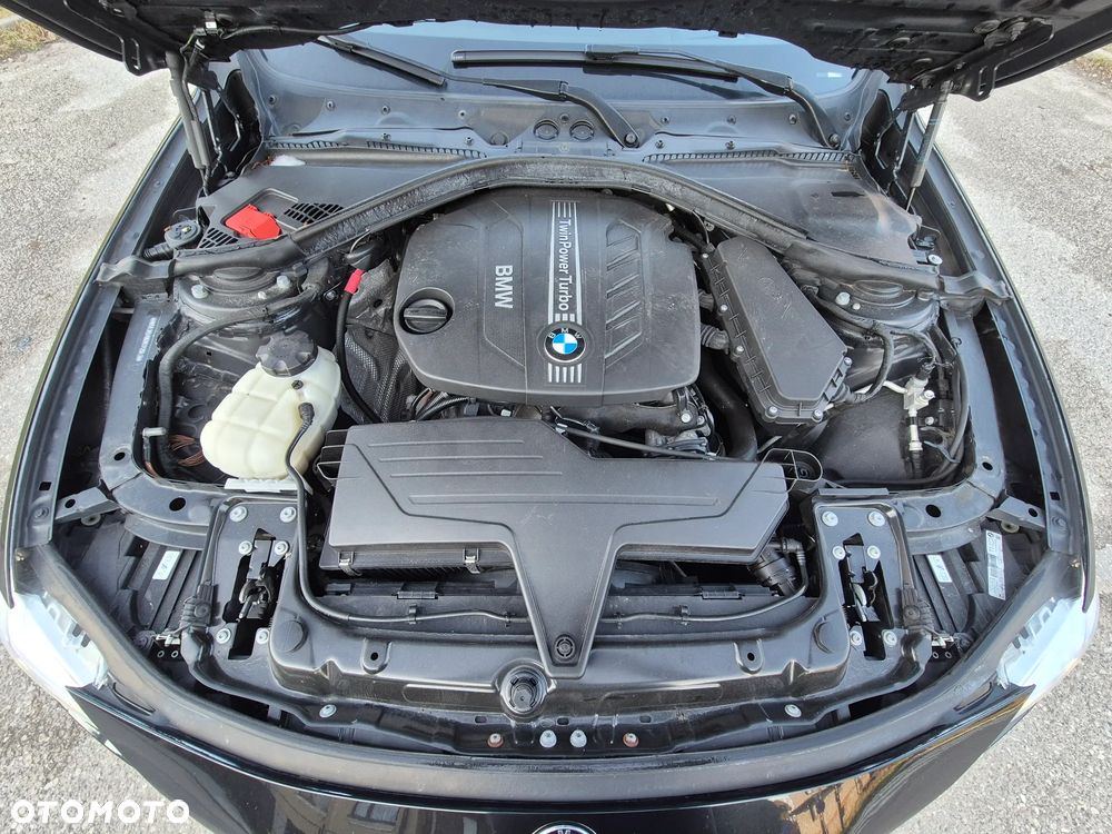 BMW Seria 3 320d xDrive M Sport - 30